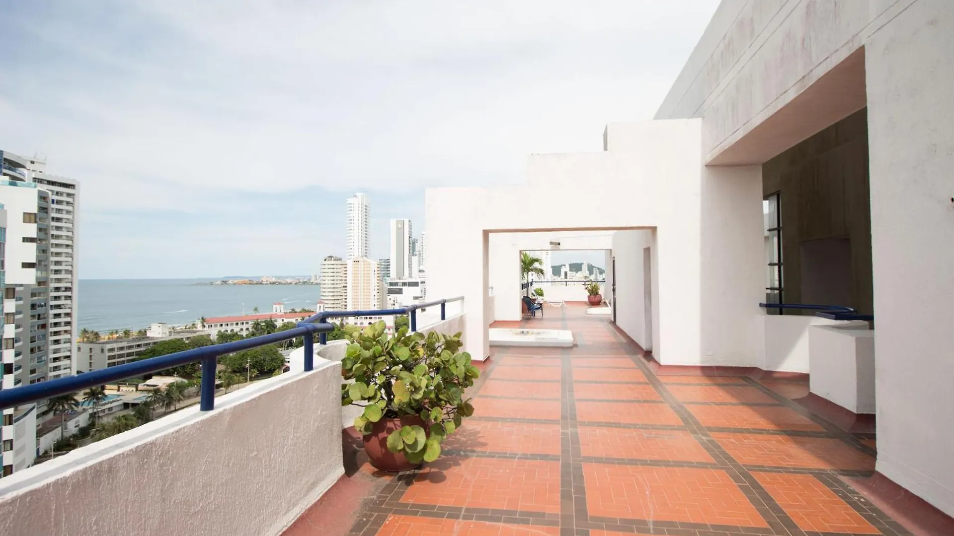 Tropical Beach - Livin Colombia Cartagena Apartment
